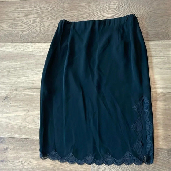 Lafayette 148 Black Lace Embellished Slit on Side Skirt Size 12 - Picture 1 of 7